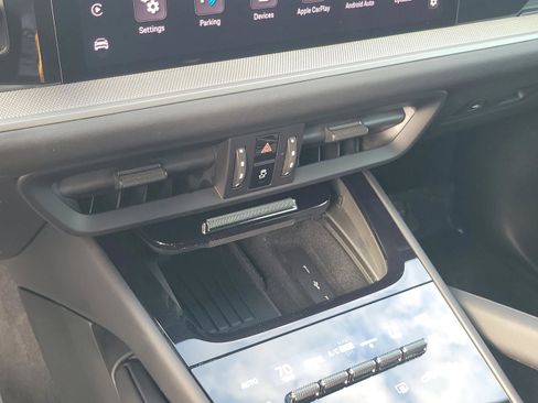 Used 2024 Porsche Cayenne S image 18