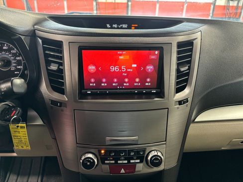 Used 2011 Subaru Outback 2.5i Premium image 20