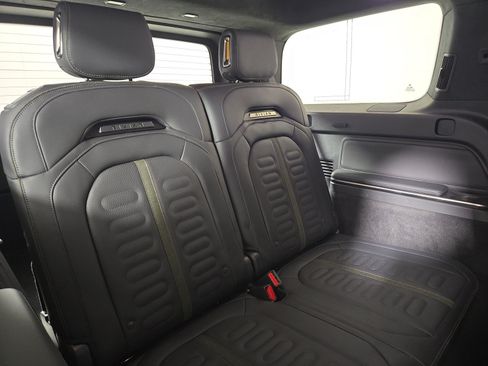 Used 2025 Rivian R1S Adventure AWD/4WD image 25