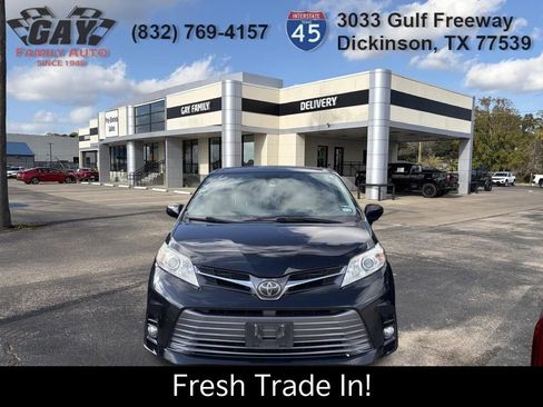 Used 2018 Toyota Sienna XLE Premium image 2
