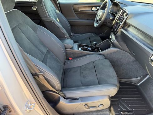 Certified 2023 Volvo C40 P8 Recharge Plus AWD/4WD image 17