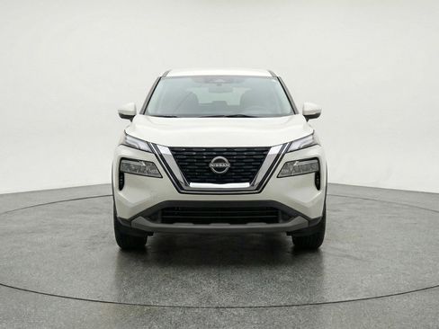 Used 2025 Nissan Rogue SV FWD image 2
