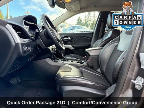 Used 2018 Jeep Cherokee Latitude Plus w/ Comfort/Convenience Group image 11