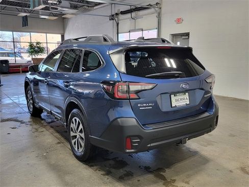 Used 2022 Subaru Outback Premium image 8
