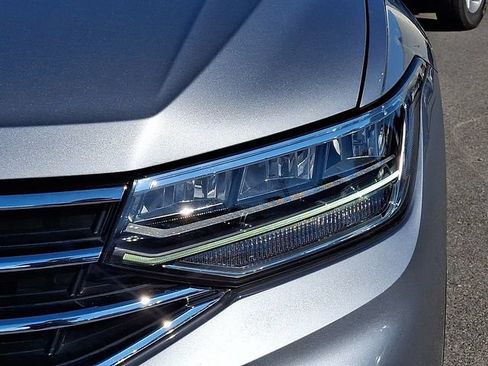 Used 2022 Volkswagen Tiguan S AWD/4WD image 9