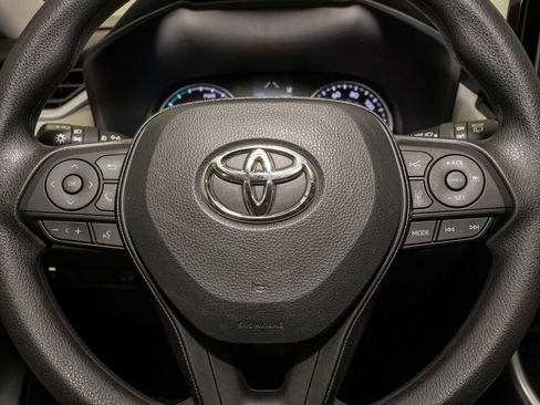 Used 2021 Toyota RAV4 XLE w/ Convenience Package image 19