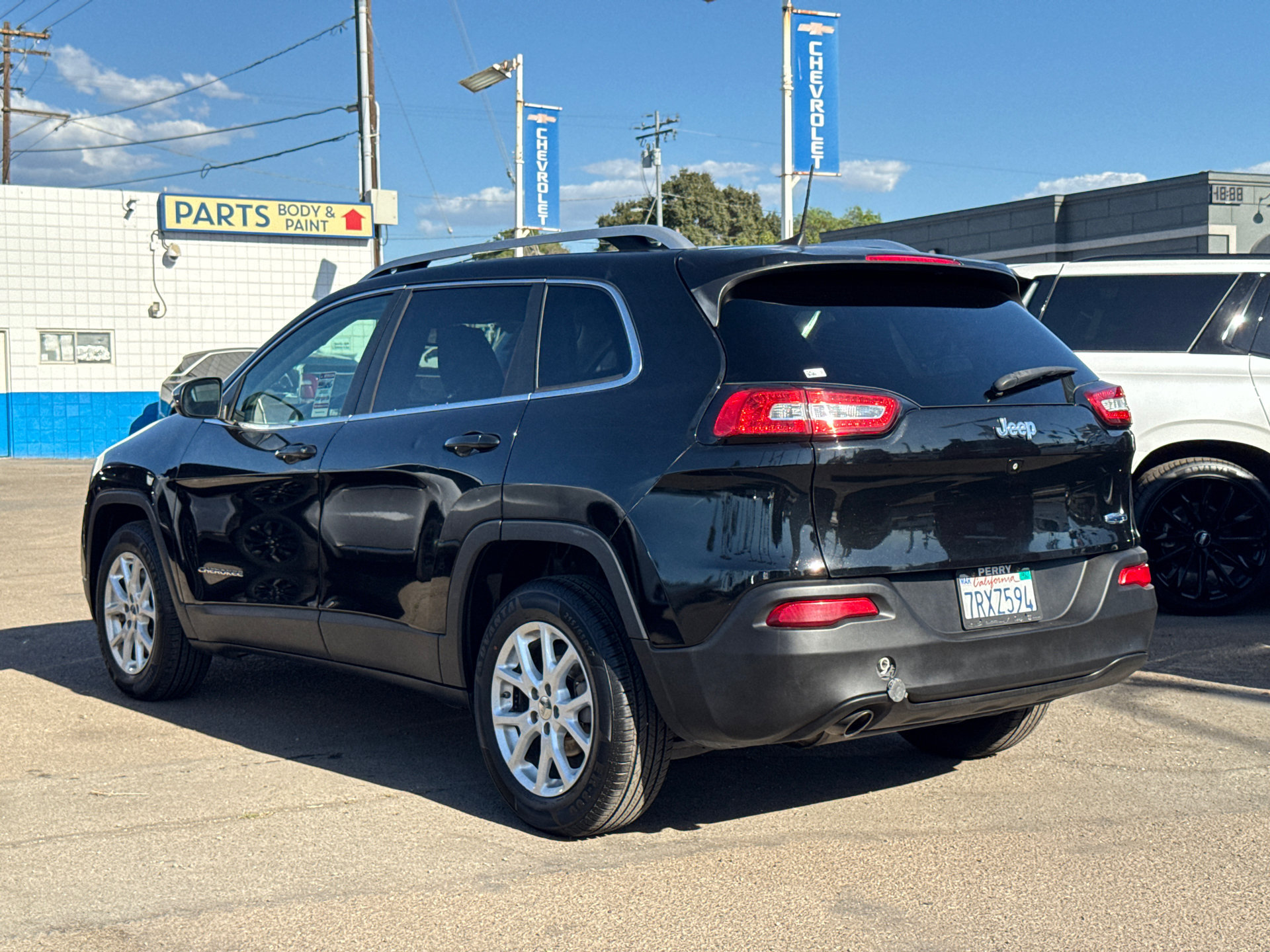 Used 2017 Jeep Cherokee Latitude FWD image 8