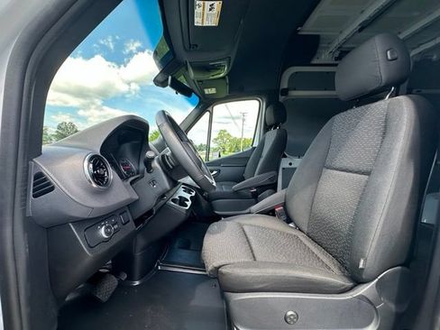 Used 2026 Mercedes-Benz Sprinter 2500 image 17