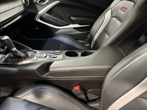 Used 2016 Chevrolet Camaro SS RWD image 26