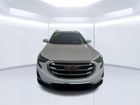 Used 2019 GMC Terrain SLT w/ Preferred Package FWD image 2