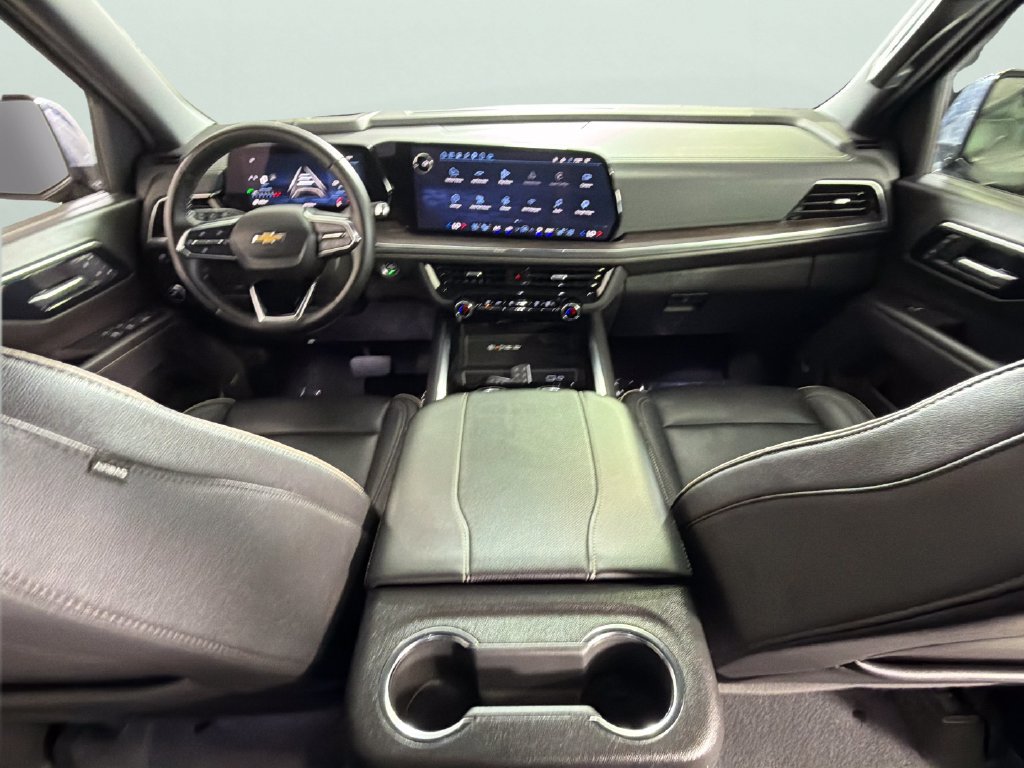 Used 2025 Chevrolet Suburban Premier RWD image 31