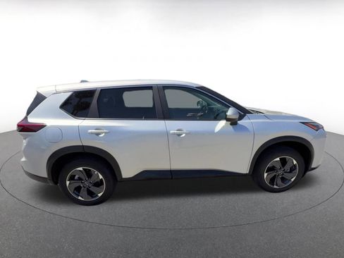 Used 2025 Nissan Rogue SV FWD image 16