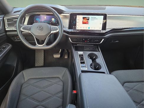 Used 2024 Volkswagen Atlas Cross Sport SE image 11