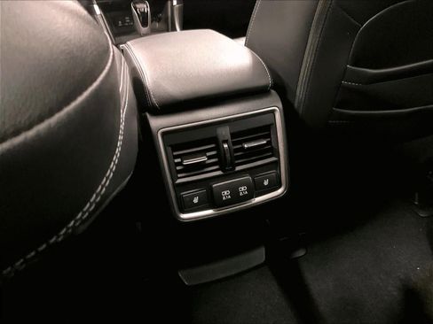 Used 2023 Subaru Forester Touring image 28