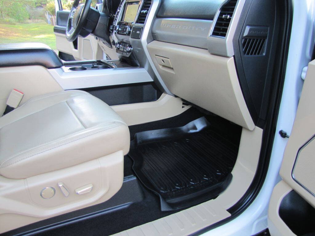 Used 2019 Ford F250 Lariat w/ Lariat Ultimate Package AWD/4WD image 22