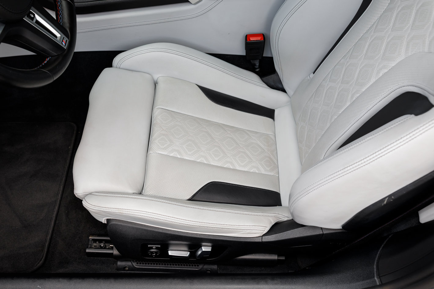Used 2022 BMW M8 Competition AWD/4WD image 30