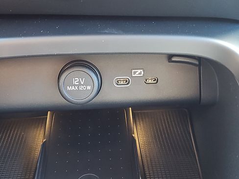 New 2026 Volvo XC40 B5 Plus w/ Protection Package Premier image 7