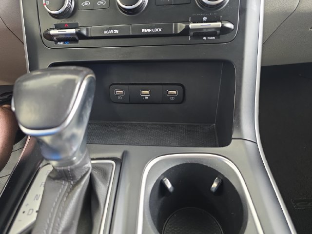 Certified 2024 Kia Carnival LX FWD image 21
