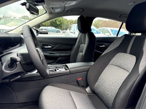New 2026 Nissan Sentra SR w/ SR Premium Package FWD image 18