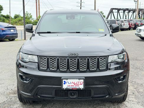 Used 2021 Jeep Grand Cherokee Laredo X AWD/4WD image 10