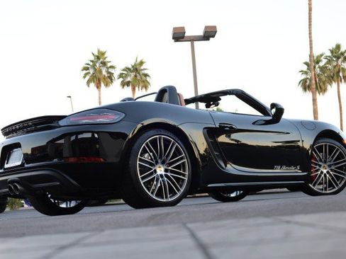 Used 2018 Porsche 718 Boxster S image 20