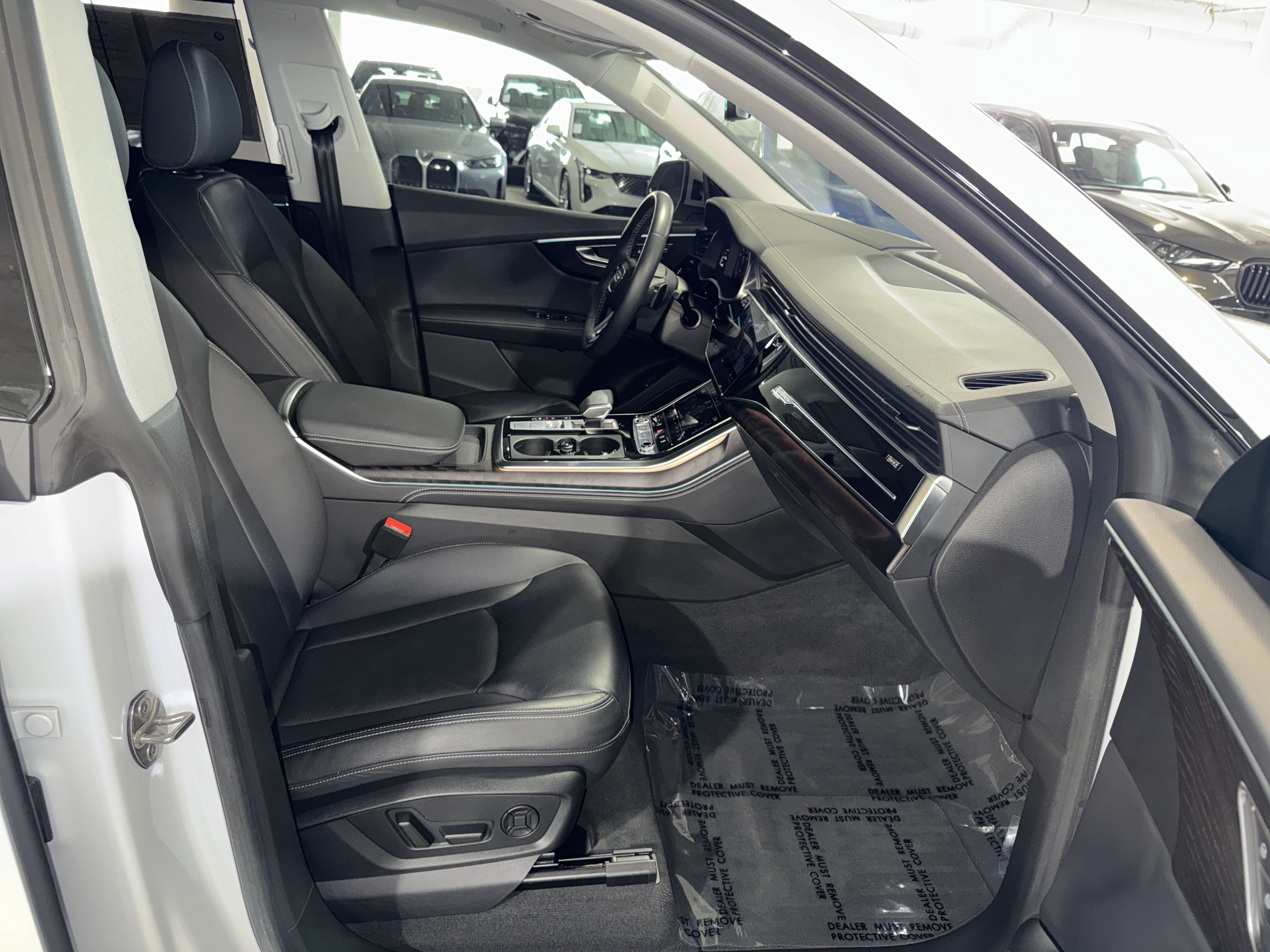 Used 2023 Audi Q8 Prestige AWD/4WD image 10