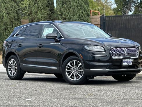 Used 2022 Lincoln Nautilus Reserve w/ Luxury Package FWD image 2
