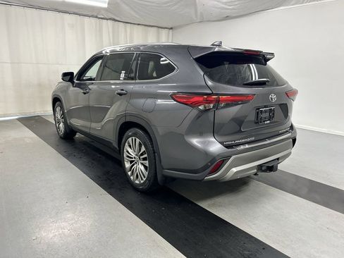 Used 2021 Toyota Highlander Platinum image 7