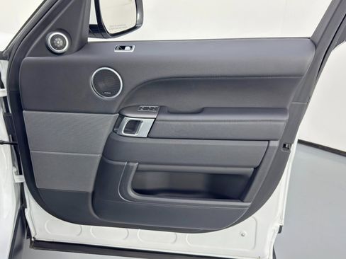 Used 2022 Land Rover Range Rover Sport SE image 46