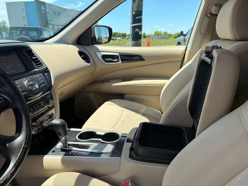Used 2017 Nissan Pathfinder S FWD image 14