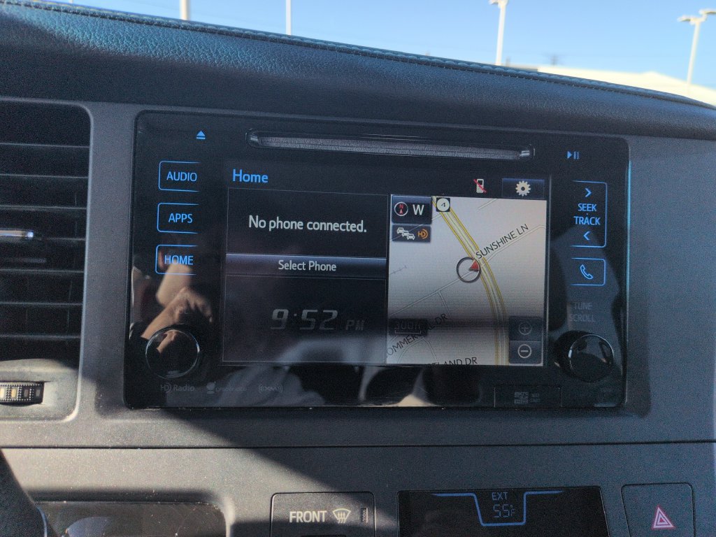 Used 2017 Toyota Sienna FWD image 19