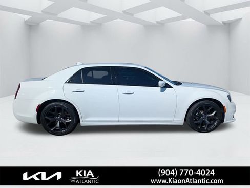 Used 2023 Chrysler 300 Touring L w/ Safetytec Plus Group RWD image 2