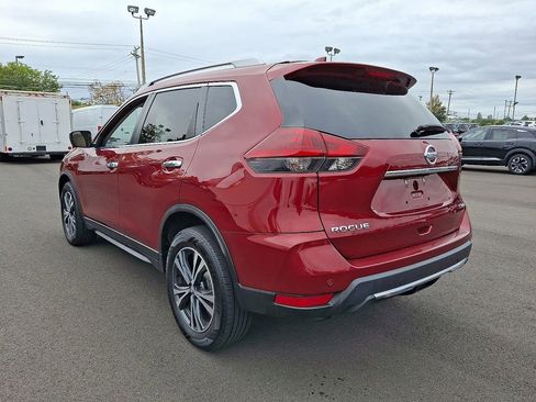 Used 2019 Nissan Rogue SV w/ Sun & Sound Touring Package image 4