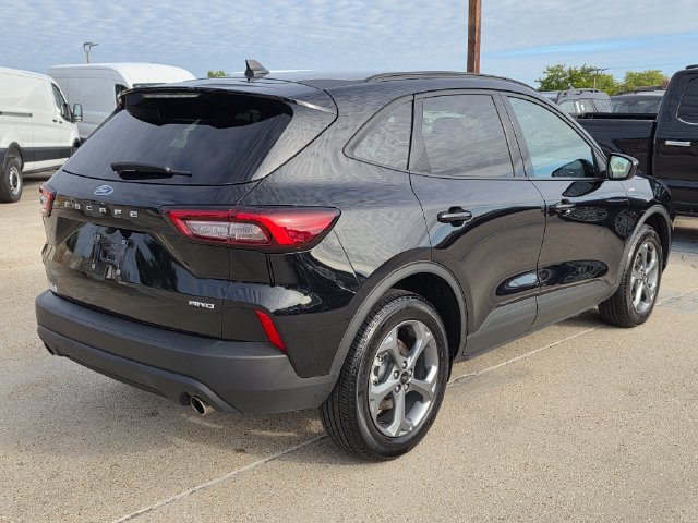 Used 2025 Ford Escape ST-Line Select AWD/4WD image 5