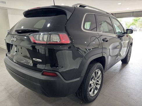 Used 2019 Jeep Cherokee Latitude Plus w/ Cold Weather Group AWD/4WD image 8