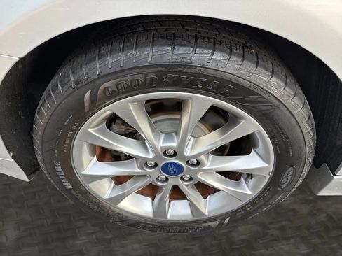 Used 2017 Ford Fusion SE FWD image 37