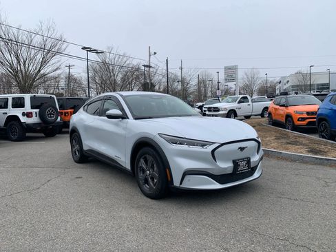 Used 2021 Ford Mustang Mach-E Select image 8