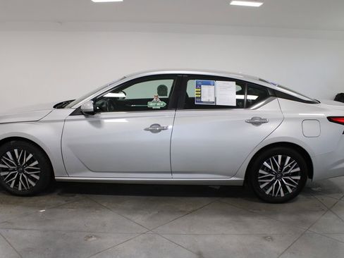 Used 2023 Nissan Altima 2.5 SV image 6