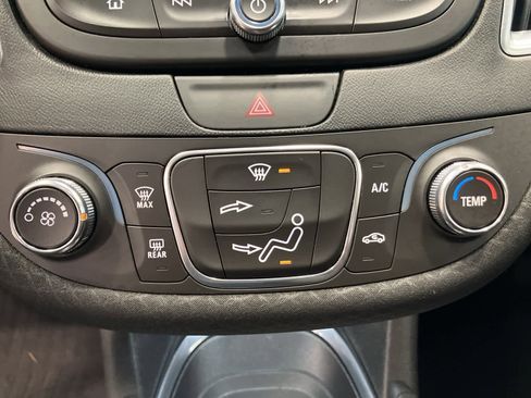 Used 2018 Chevrolet Malibu LT image 18