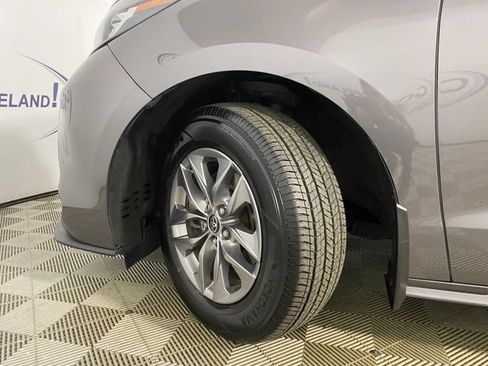 Certified 2023 Toyota Sienna LE AWD/4WD image 26