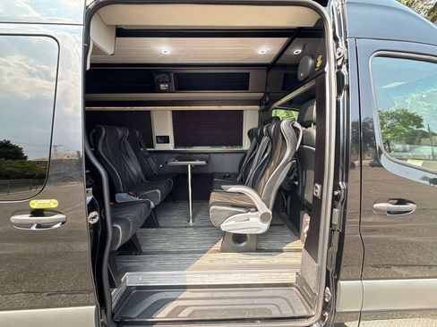 Used 2022 Mercedes-Benz Sprinter 3500 image 25