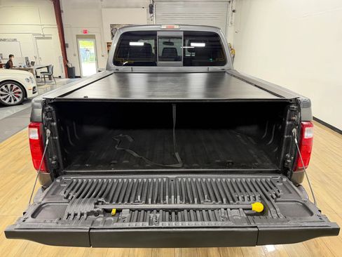 Used 2016 Ford F250 Lariat w/ Lariat Ultimate Package AWD/4WD image 8