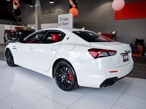 Used 2022 Maserati Ghibli Modena image 9
