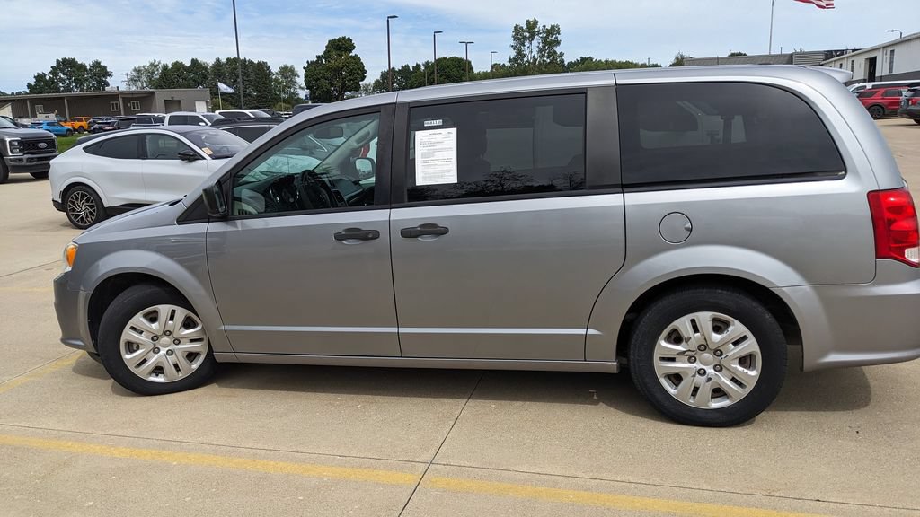 Used 2019 Dodge Grand Caravan SE w/ UConnect Hands-Free Group FWD image 6
