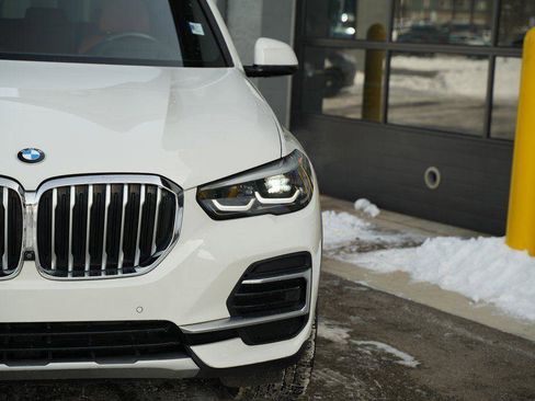 Used 2022 BMW X5 xDrive40i w/ Luxury Seating Package image 5