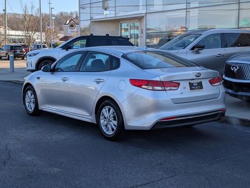 Used 2018 Kia Optima LX image 4