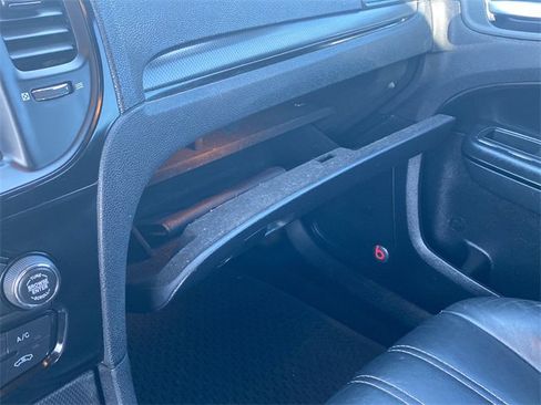 Used 2015 Chrysler 300 S image 29