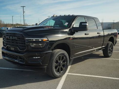 New 2026 RAM 2500 Laramie AWD/4WD image 3