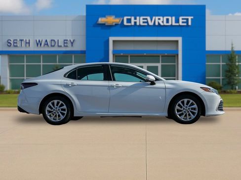 Used 2023 Toyota Camry LE FWD image 8