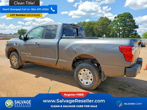 Used 2017 Nissan Titan S AWD/4WD image 3